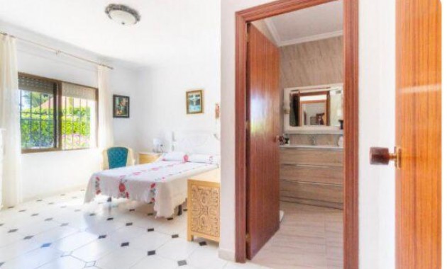 Venta - Villa -
Cabo Roig