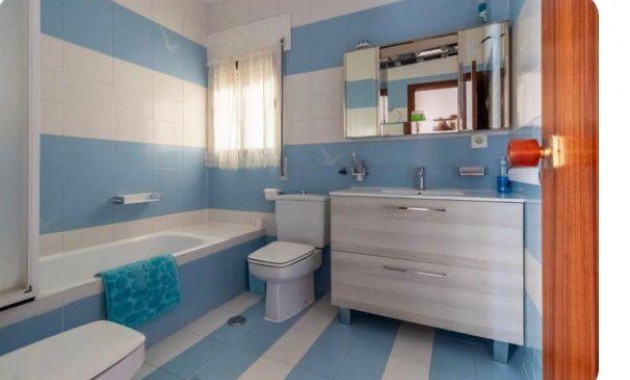 Venta - Villa -
Cabo Roig