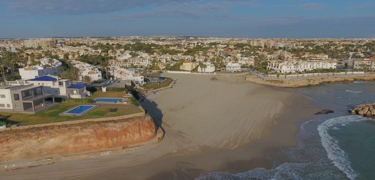 Venta - Villa -
Cabo Roig