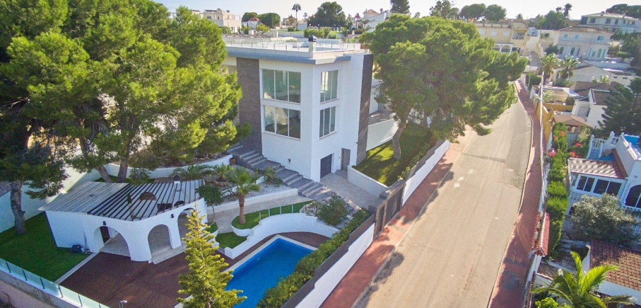 Venta - Villa -
Los Balcones