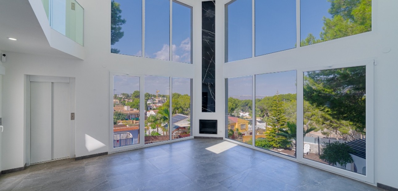 Venta - Villa -
Los Balcones