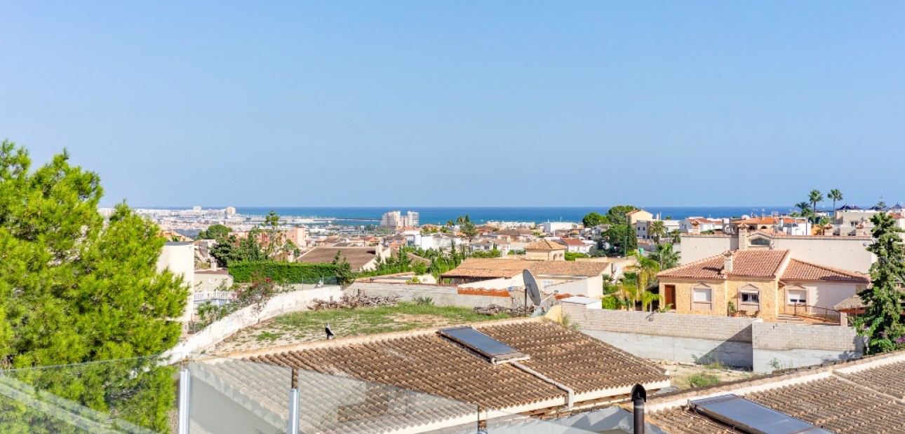 Venta - Villa -
Los Balcones