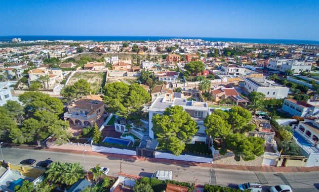 Venta - Villa -
Los Balcones