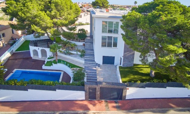 Venta - Villa -
Los Balcones