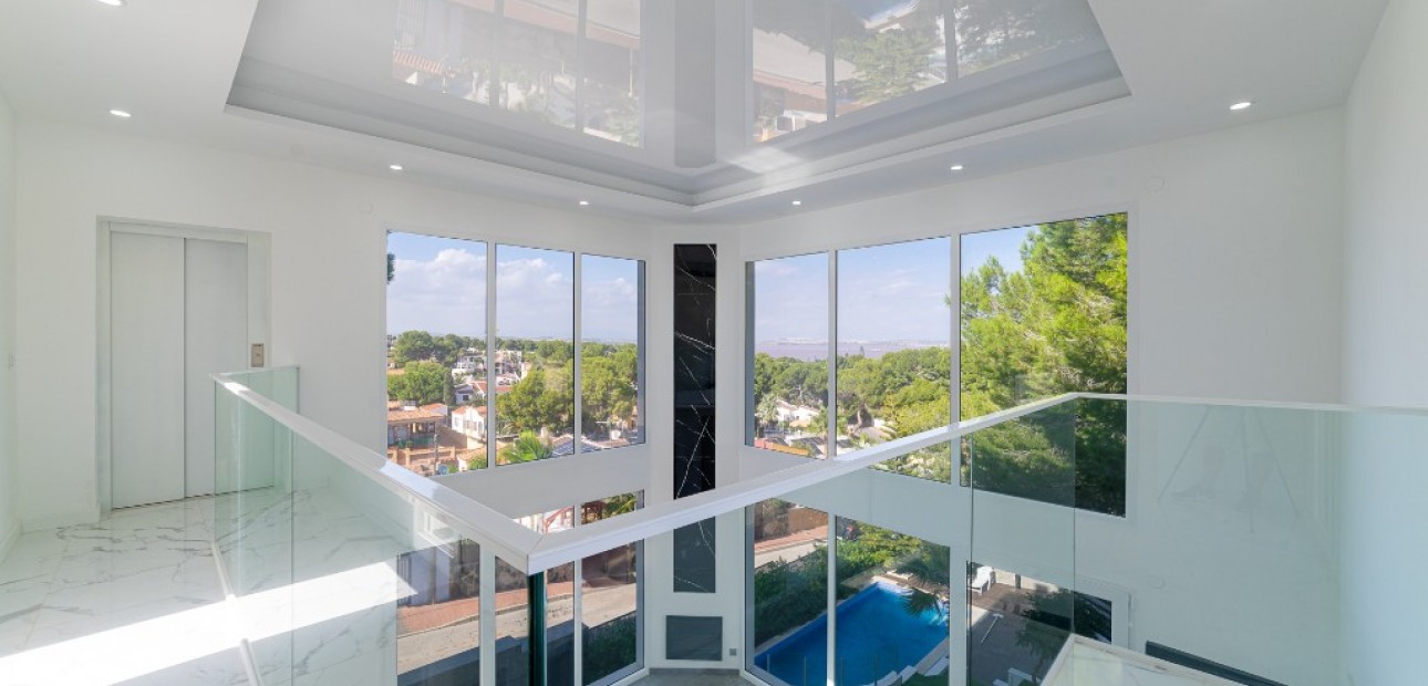 Venta - Villa -
Los Balcones