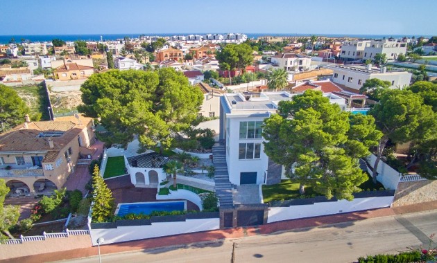 Venta - Villa -
Los Balcones