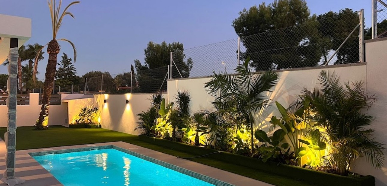 Nieuwbouw - Villa -
Costa Blanca - Orihuela Costa