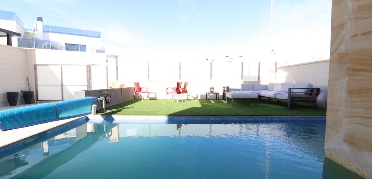 Herverkoop - Villa -
Cabo Roig - Lomas de Cabo Roig