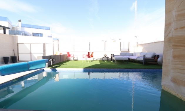 Herverkoop - Villa -
Cabo Roig - Lomas de Cabo Roig