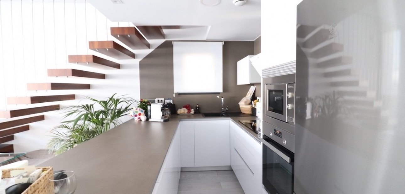 Herverkoop - Villa -
Cabo Roig - Lomas de Cabo Roig