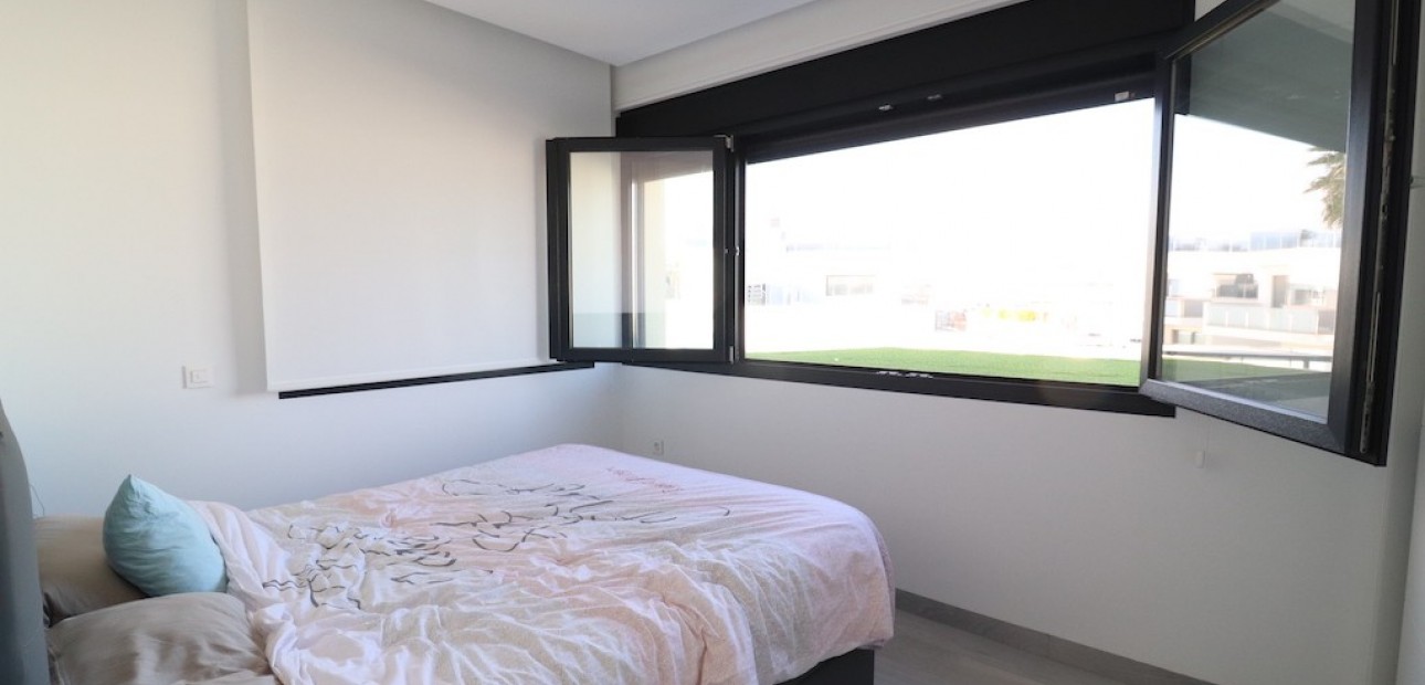 Herverkoop - Villa -
Cabo Roig - Lomas de Cabo Roig