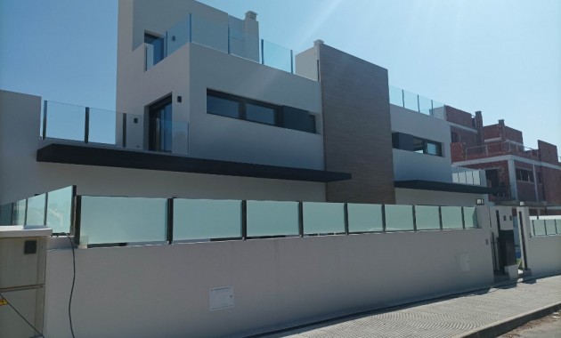 Nueva construcción  - Villa -
Villamartín - Las filipinas