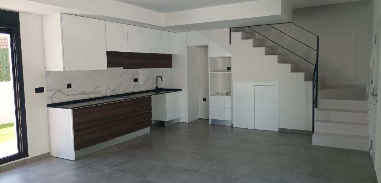 Nueva construcción  - Villa -
Villamartín - Las filipinas