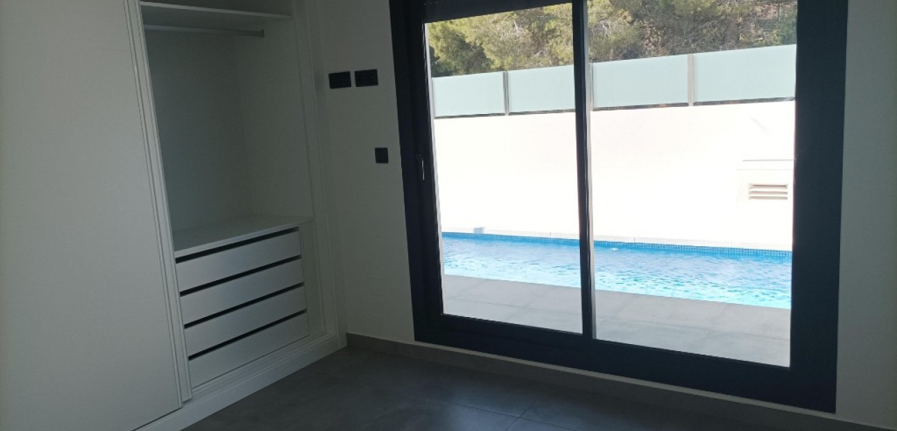 Nueva construcción  - Villa -
Villamartín - Las filipinas