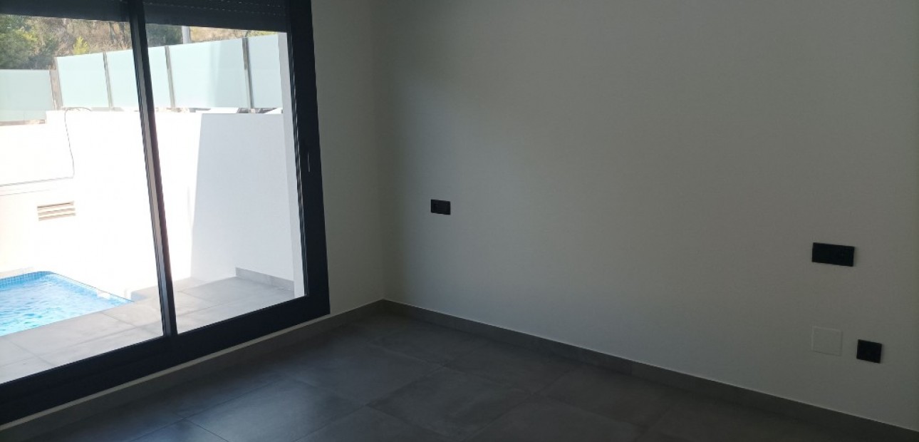 Nueva construcción  - Villa -
Villamartín - Las filipinas