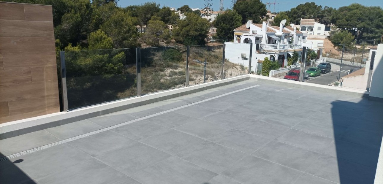 Nueva construcción  - Villa -
Villamartín - Las filipinas