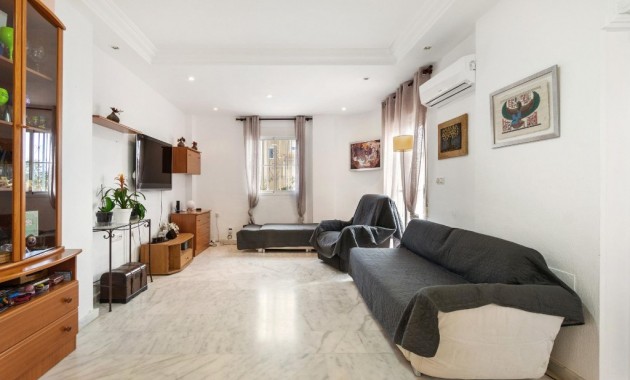 Sale - Villa -
Orihuela Costa