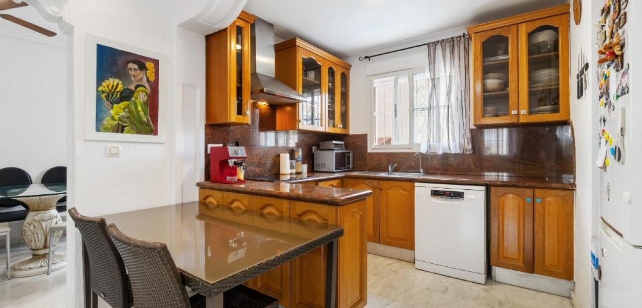 Sale - Villa -
Orihuela Costa