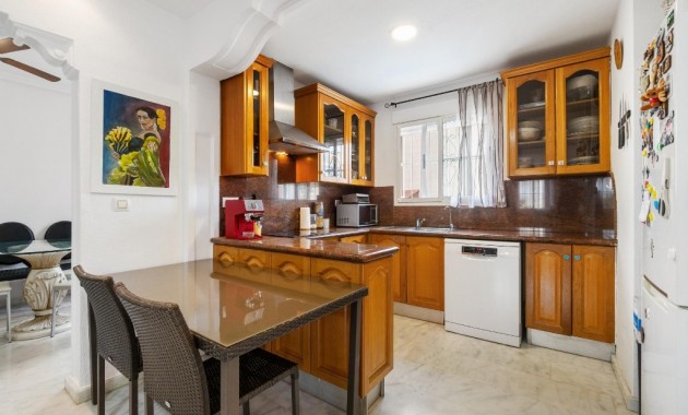 Sale - Villa -
Orihuela Costa