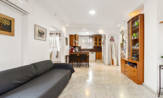 Sale - Villa -
Orihuela Costa