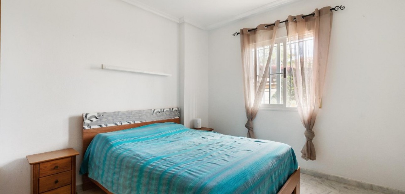 Sale - Villa -
Orihuela Costa