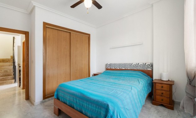 Sale - Villa -
Orihuela Costa