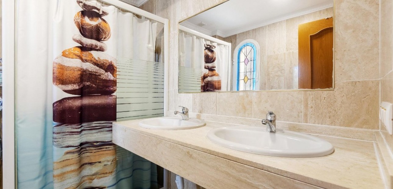 Sale - Villa -
Orihuela Costa