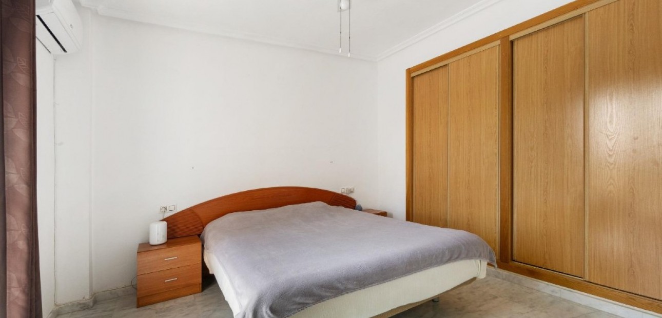 Sale - Villa -
Orihuela Costa