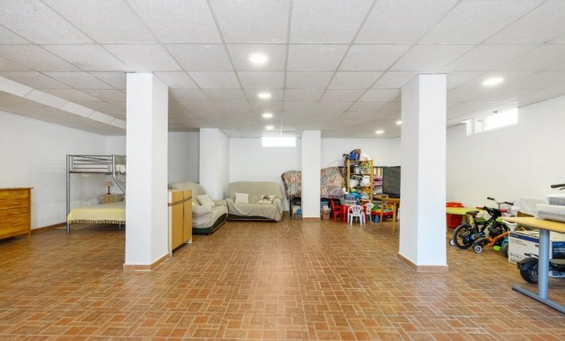 Sale - Villa -
Orihuela Costa