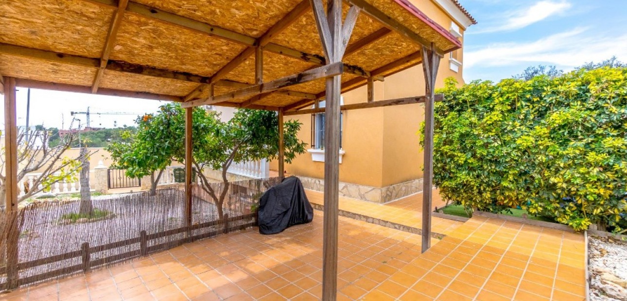 Sale - Villa -
Orihuela Costa