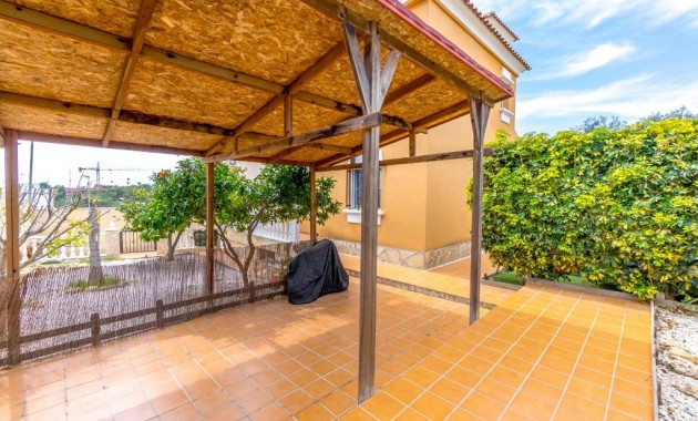 Sale - Villa -
Orihuela Costa