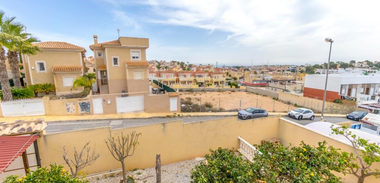 Sale - Villa -
Orihuela Costa
