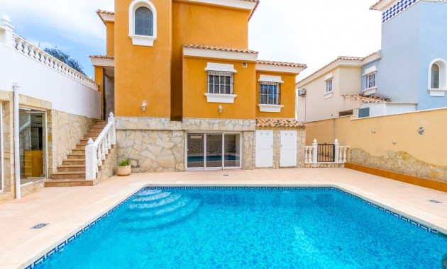 Sale - Villa -
Orihuela Costa