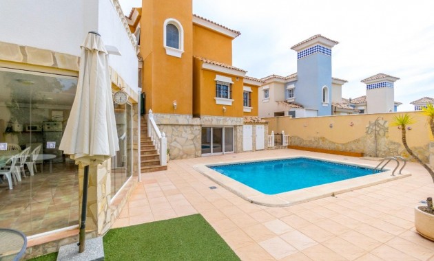 Sale - Villa -
Orihuela Costa