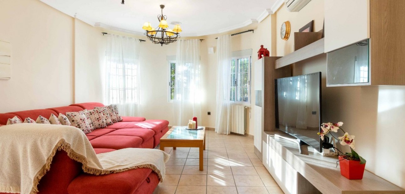 Herverkoop - Villa -
La Florida