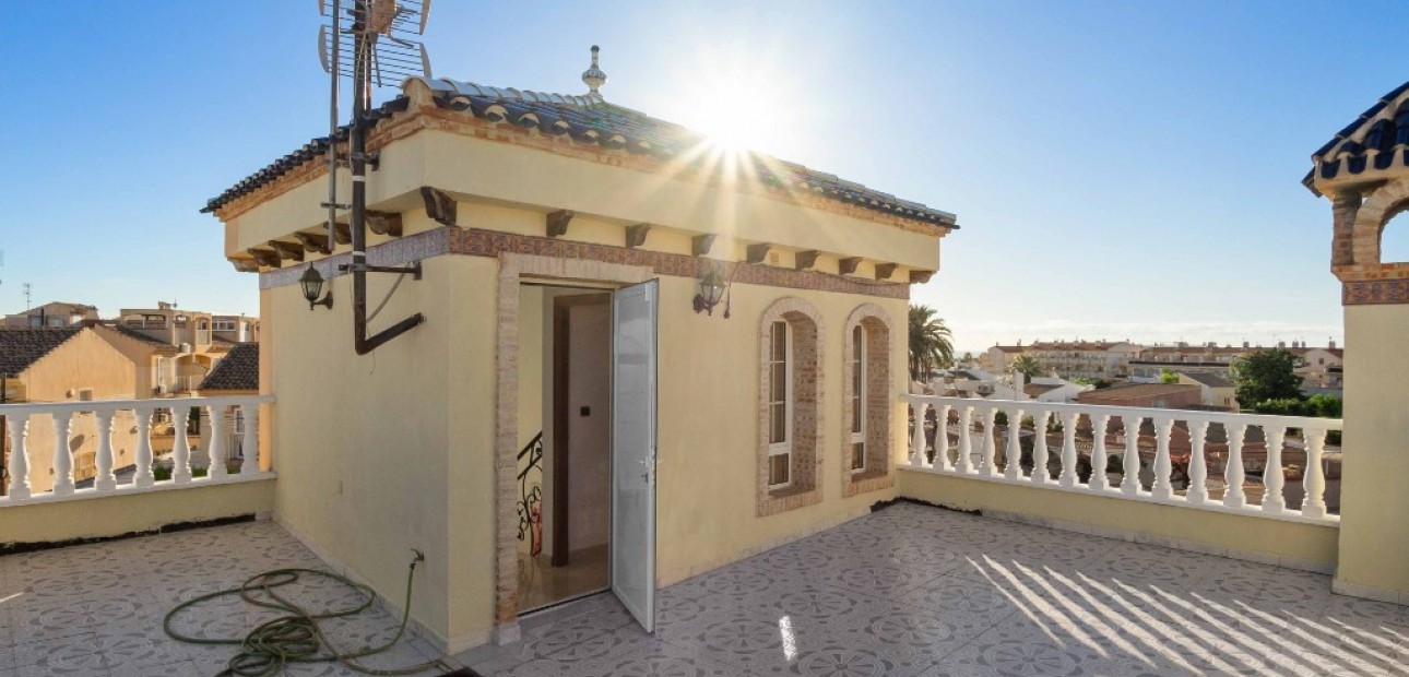 Herverkoop - Villa -
La Florida