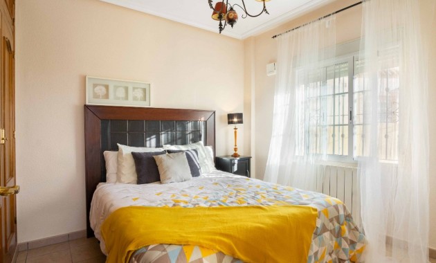 Herverkoop - Villa -
La Florida