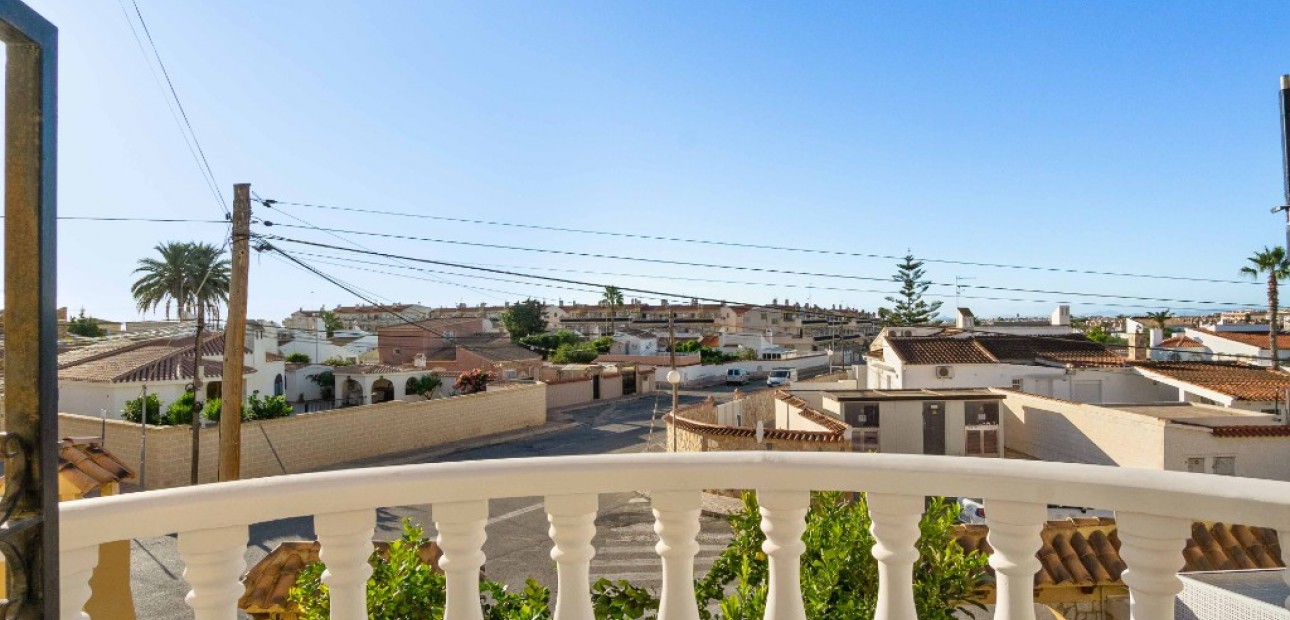 Herverkoop - Villa -
La Florida