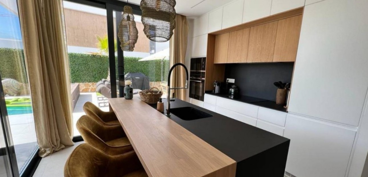 Venta - Villa -
Finestrat