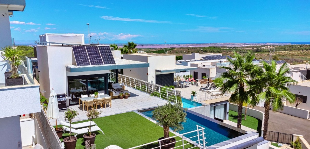 Venta - Villa -
San Miguel de Salinas