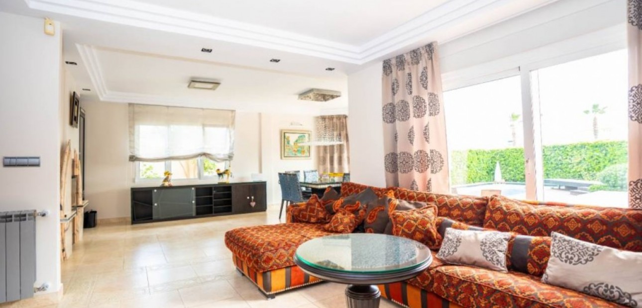 Herverkoop - Villa -
Torrevieja - Aguas Nuevas