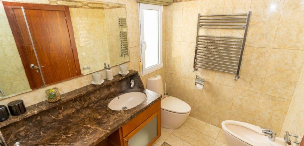 Herverkoop - Villa -
Torrevieja - Aguas Nuevas