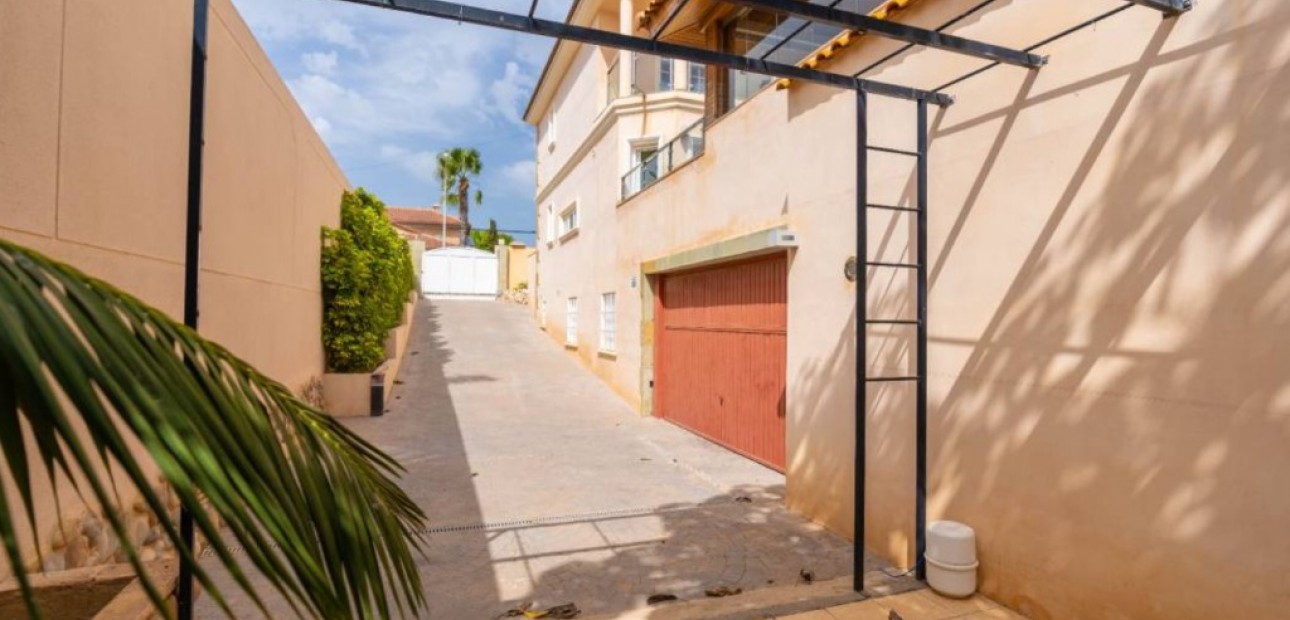 Herverkoop - Villa -
Torrevieja - Aguas Nuevas