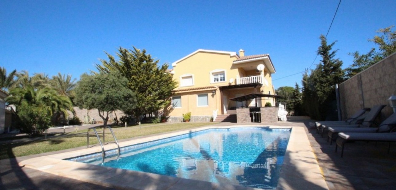 Herverkoop - Villa -
Cabo Roig