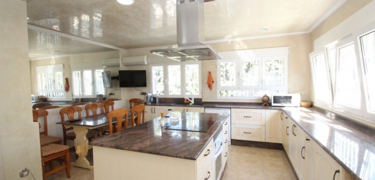 Herverkoop - Villa -
Cabo Roig