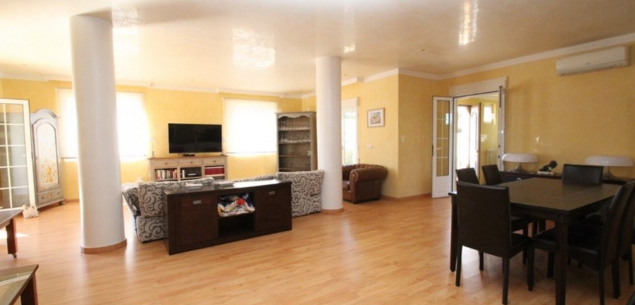 Herverkoop - Villa -
Cabo Roig