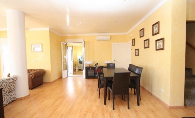 Herverkoop - Villa -
Cabo Roig