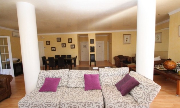 Herverkoop - Villa -
Cabo Roig