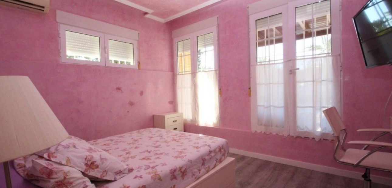 Herverkoop - Villa -
Cabo Roig