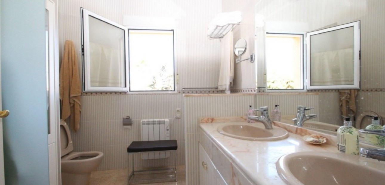 Herverkoop - Villa -
Cabo Roig